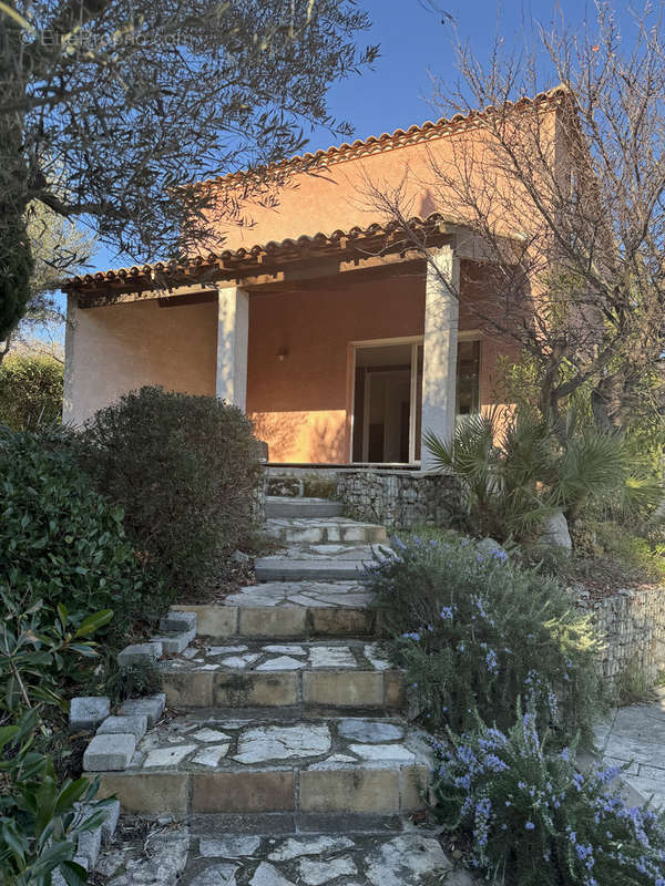 Maison 4 chambres + bureau + garage + jardin + piscine  - photo 5