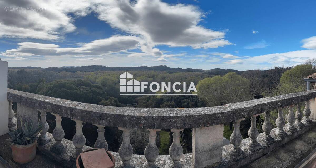 Appartement à VEZENOBRES