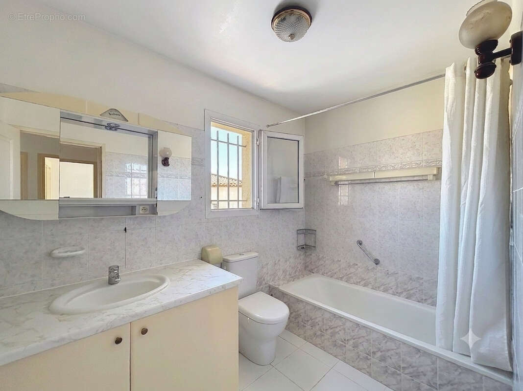 Maison Plan De Cuques 5 pièce(s) 105 m2 - photo 8
