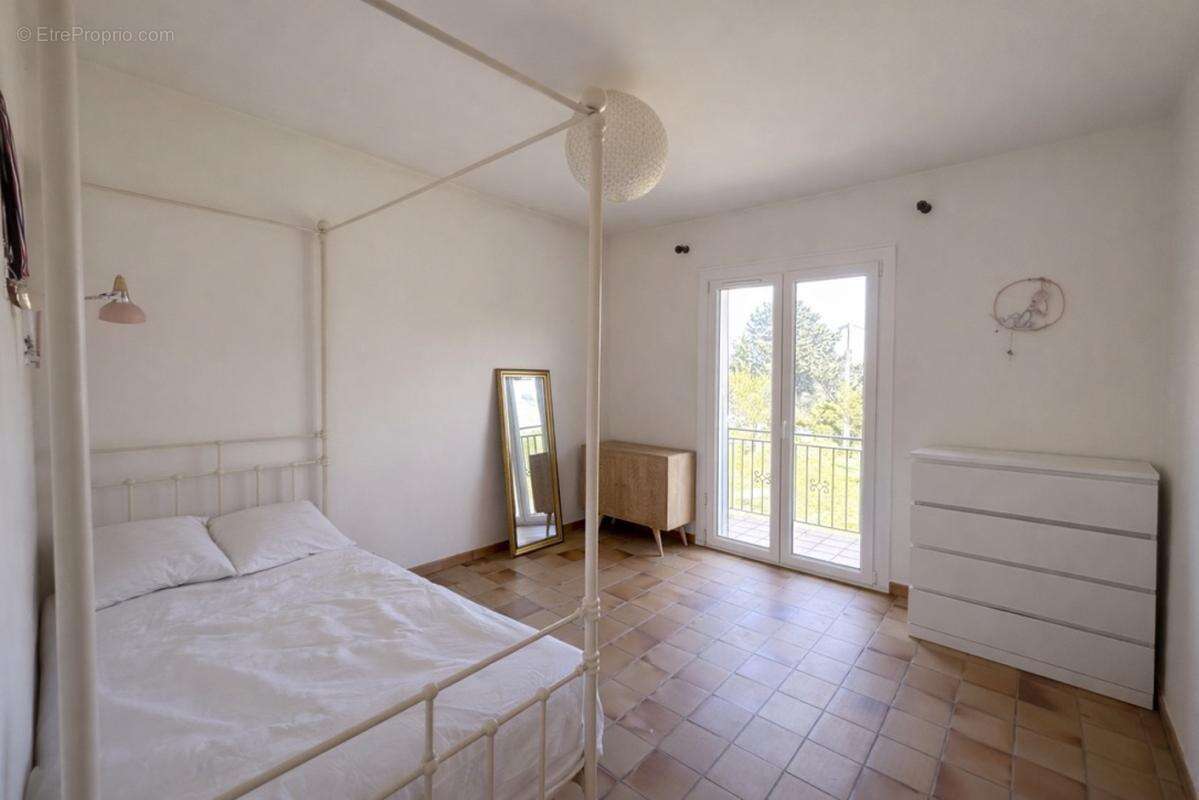 Maison 198 m² à Cuers  - photo 8