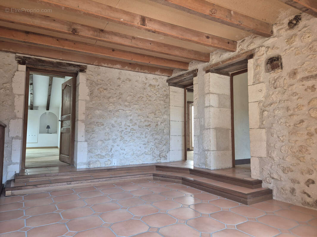 Maison à BOURDEILLES