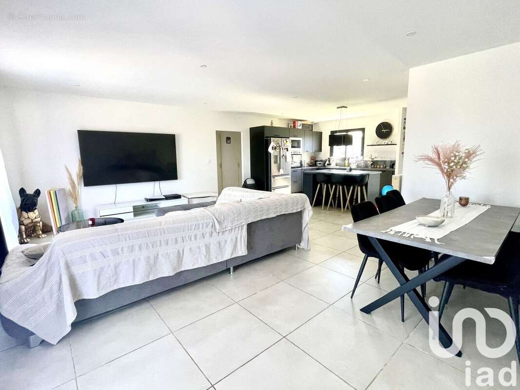 Photo 2 - Maison à MONTANS