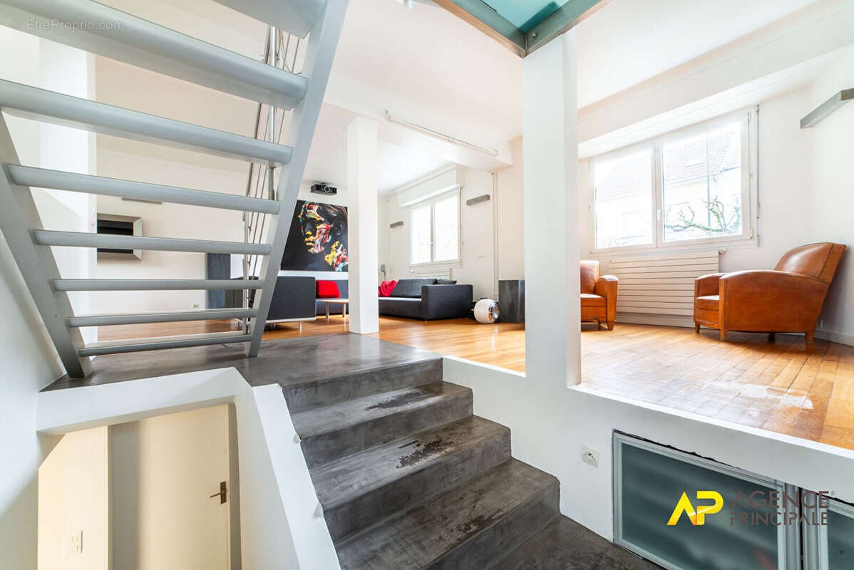 Maison à LA GARENNE-COLOMBES