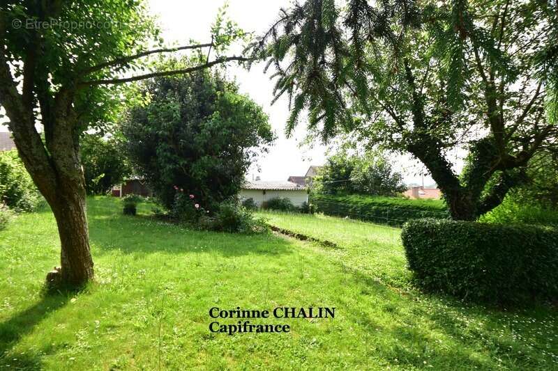 Maison à MONTCOMBROUX-LES-MINES