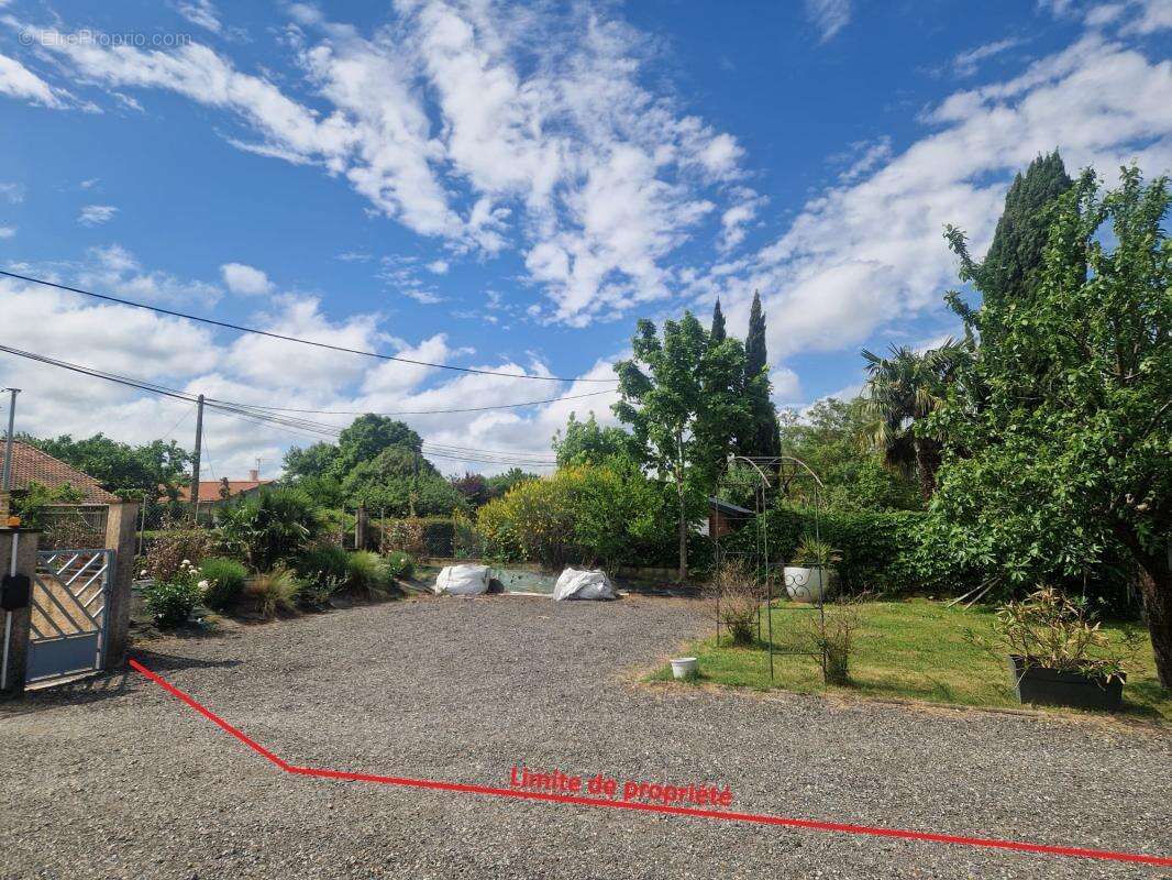 Terrain viabilisé de 400m2 à Montlaur - photo 2