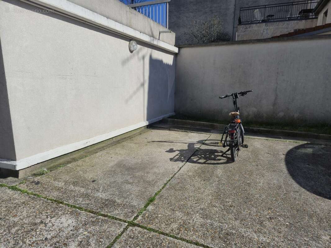 Parking à MONTREUIL
