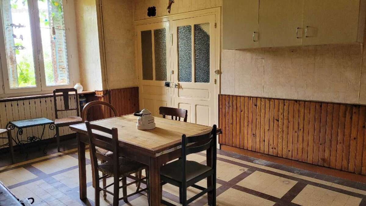 Maison 450 m² à Confracourt  - photo 2