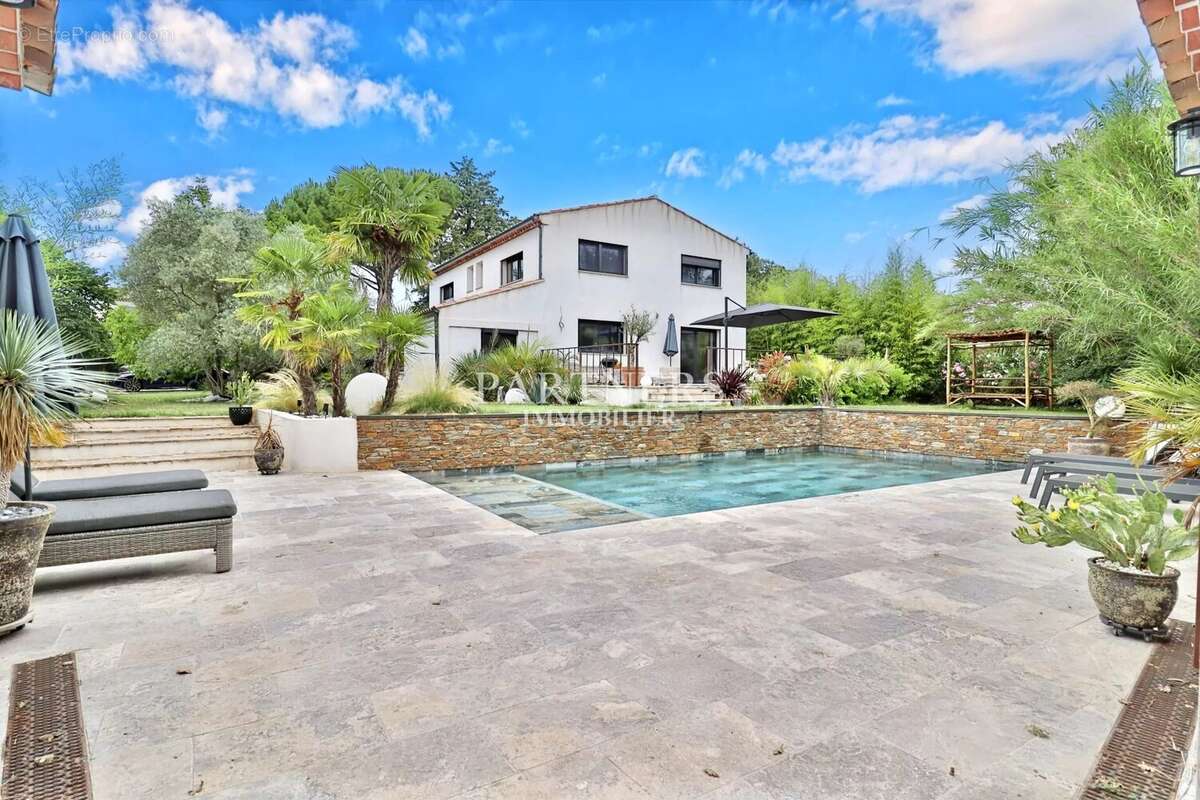 Maison à POURRIERES