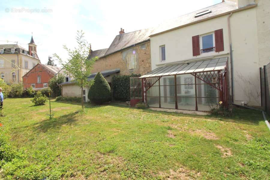 Maison à SAINT-SAULGE