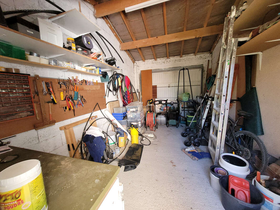 Salles d'Aude Villa T6 de 116 m2 de Plain-pied avec un garage de 30 m2, un atelier de 18 m2 et une piscine. - photo 20