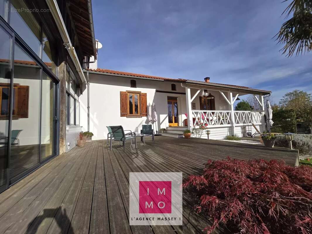 Maison à CASTERA-LOU