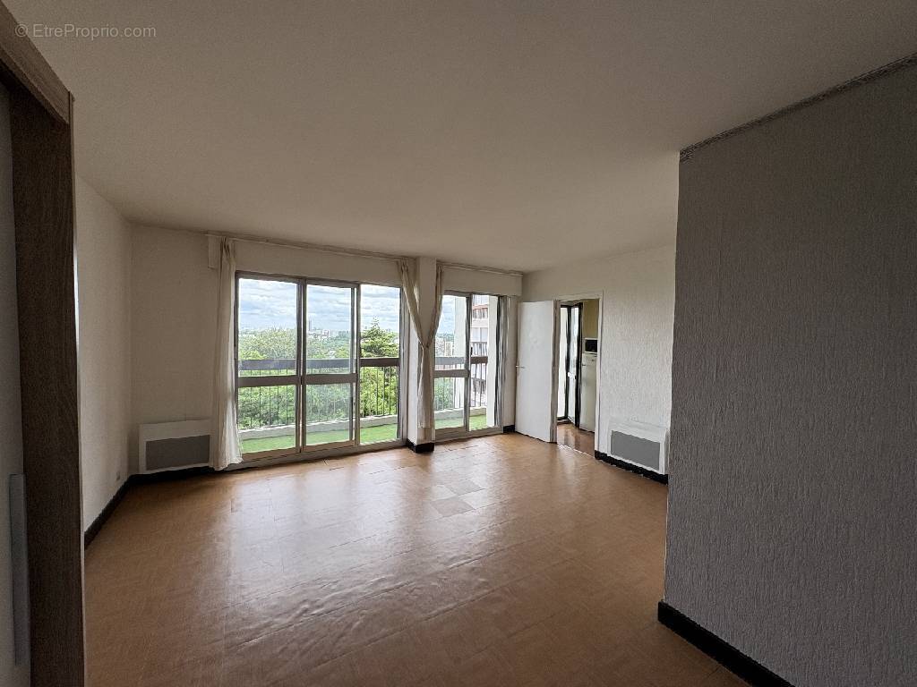 Appartement à SAVIGNY-SUR-ORGE