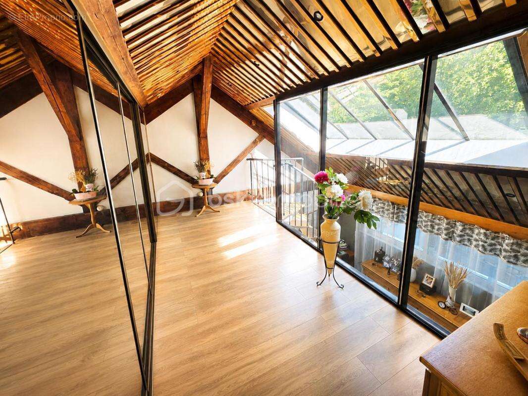  Arreux Rare sur le secteur, confort, luminosité et tranquillité pour cette maison - photo 8