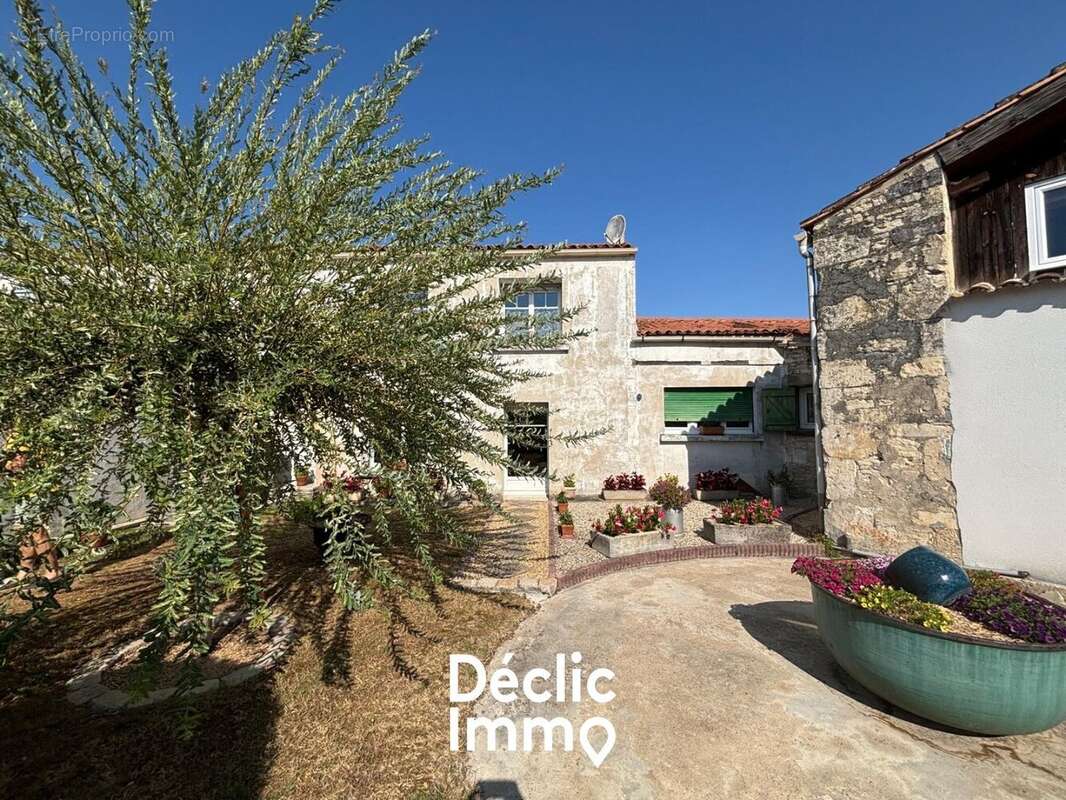 Maison à LA JARRIE