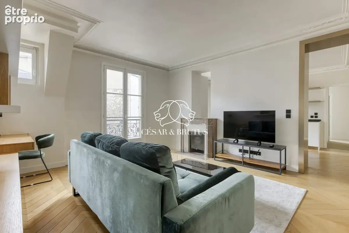 Appartement à PARIS-8E