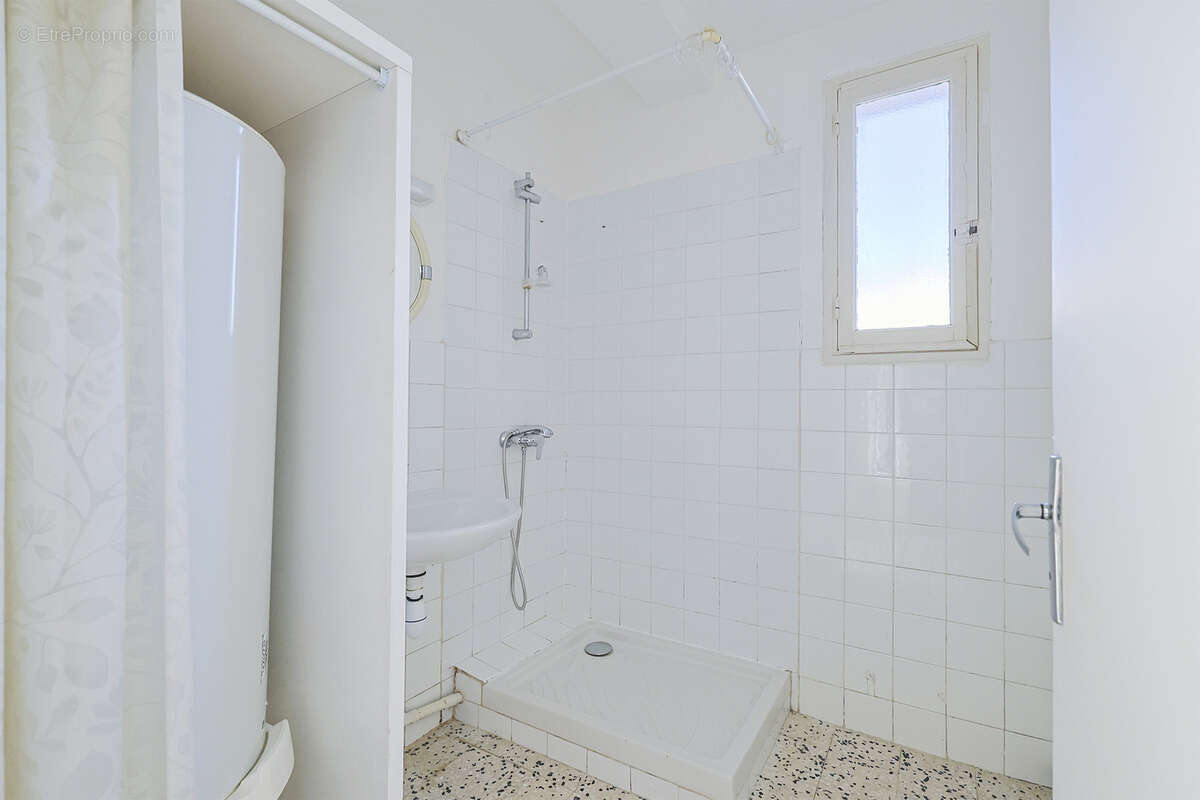 Appartement à SOLLIES-PONT