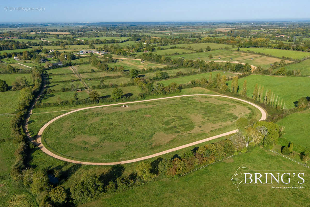 Piste - Maison à HOTOT-EN-AUGE