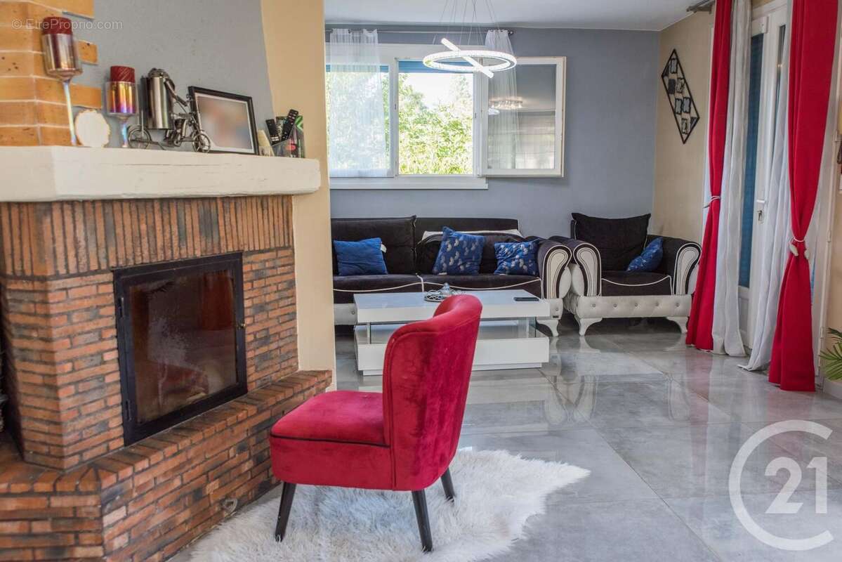 Maison à SATHONAY-CAMP