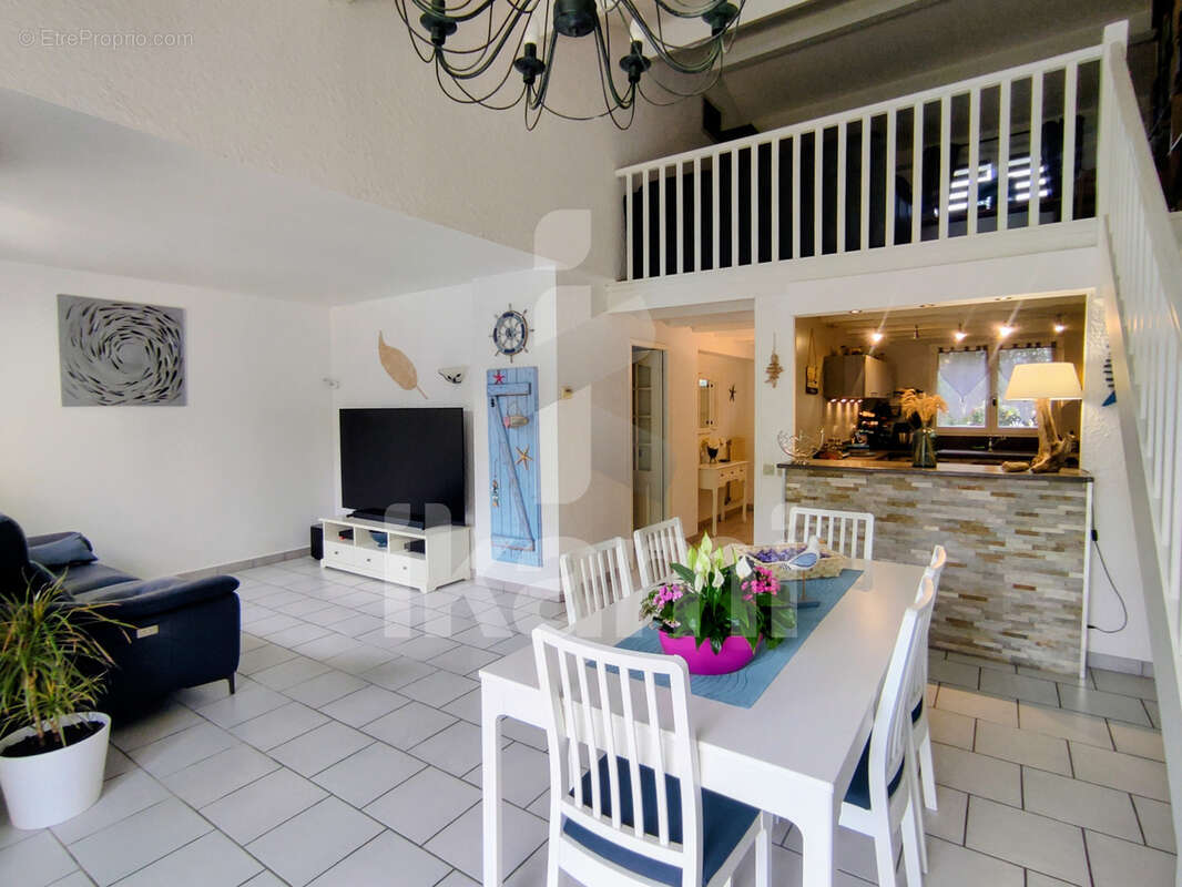 Maison à SAINT-MARCEL-LES-VALENCE