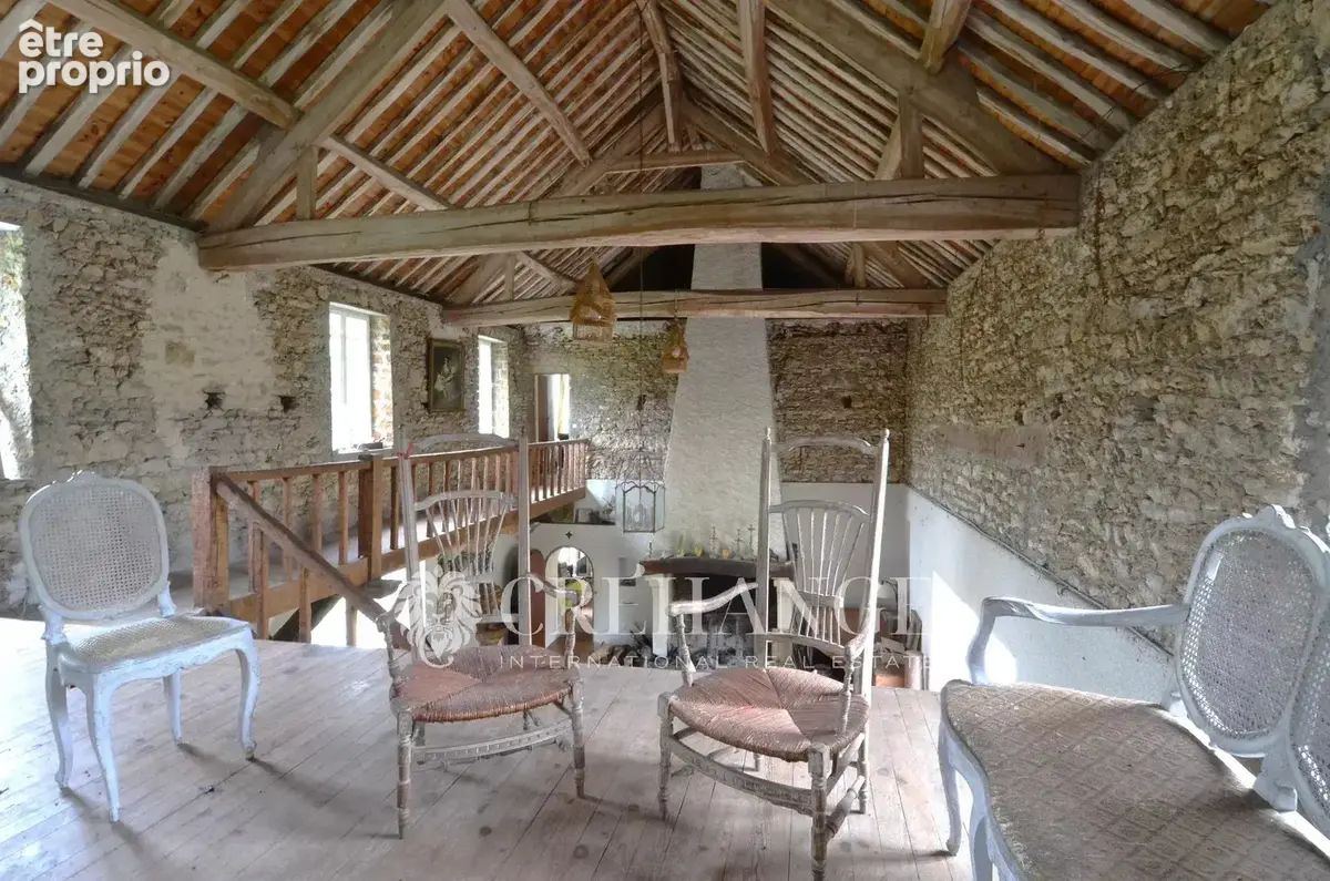 Domaine forestier de 29 ha avec bâtisse et dépendancesde 308 m². - photo 12
