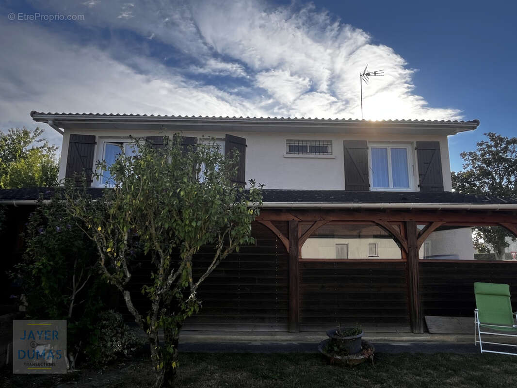 SAINT-GERMAIN-DU-PLAIN - Maison sur sous-sol avec véranda et 1 950 m2 de terrain - photo 20