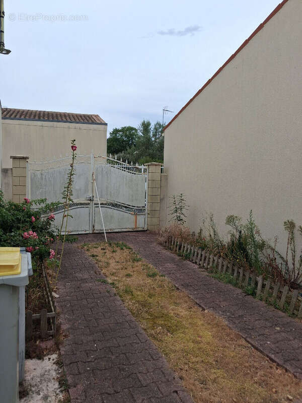 ROCHEFORT - Maison de  plain-pied  - 3 chambres - 2 garages - jardin - photo 18