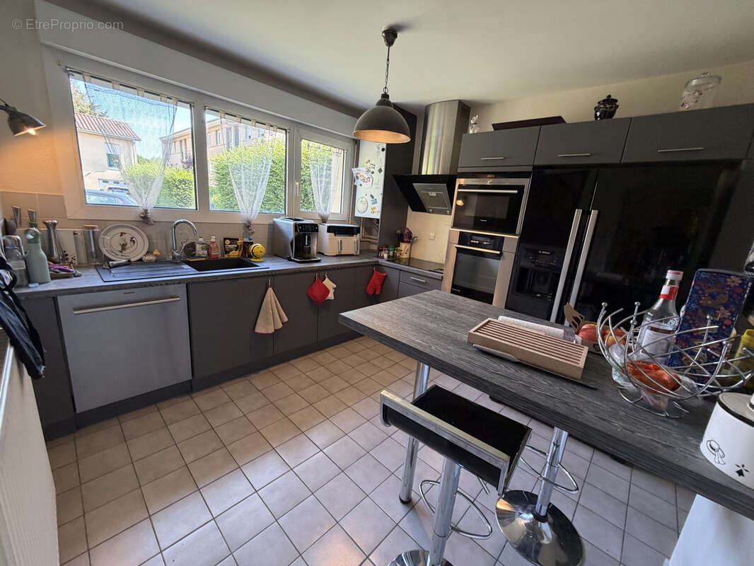 Maison familiale T5 avec jardin arboré   Bourg-en-Bresse - photo 5