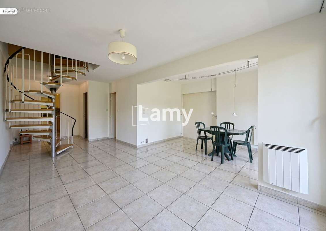 Appartement à MEYLAN