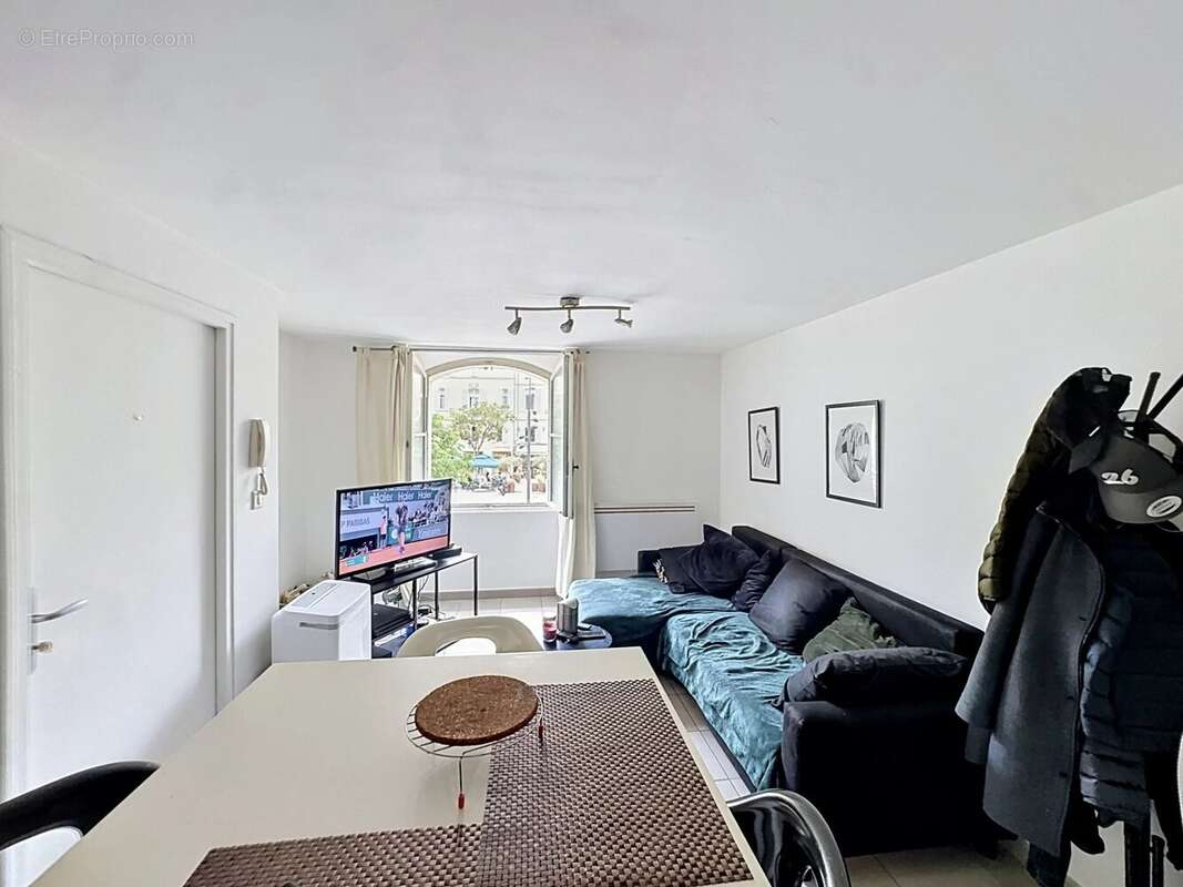 Appartement à MARSEILLE-1E
