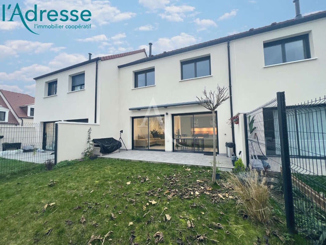 Maison à CHAMPS-SUR-MARNE