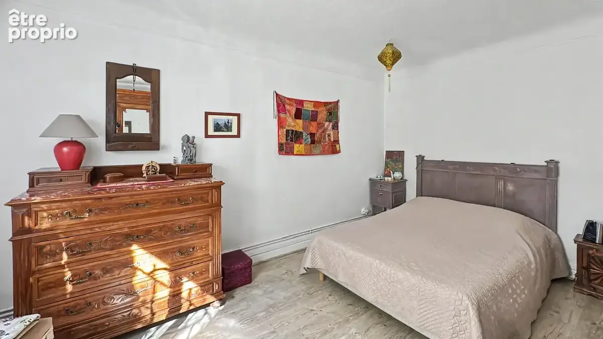 Mas en campagne d'Arles avec habitation familiale, deux gîtes, piscine, dépendances et grand jardin arboré - photo 13