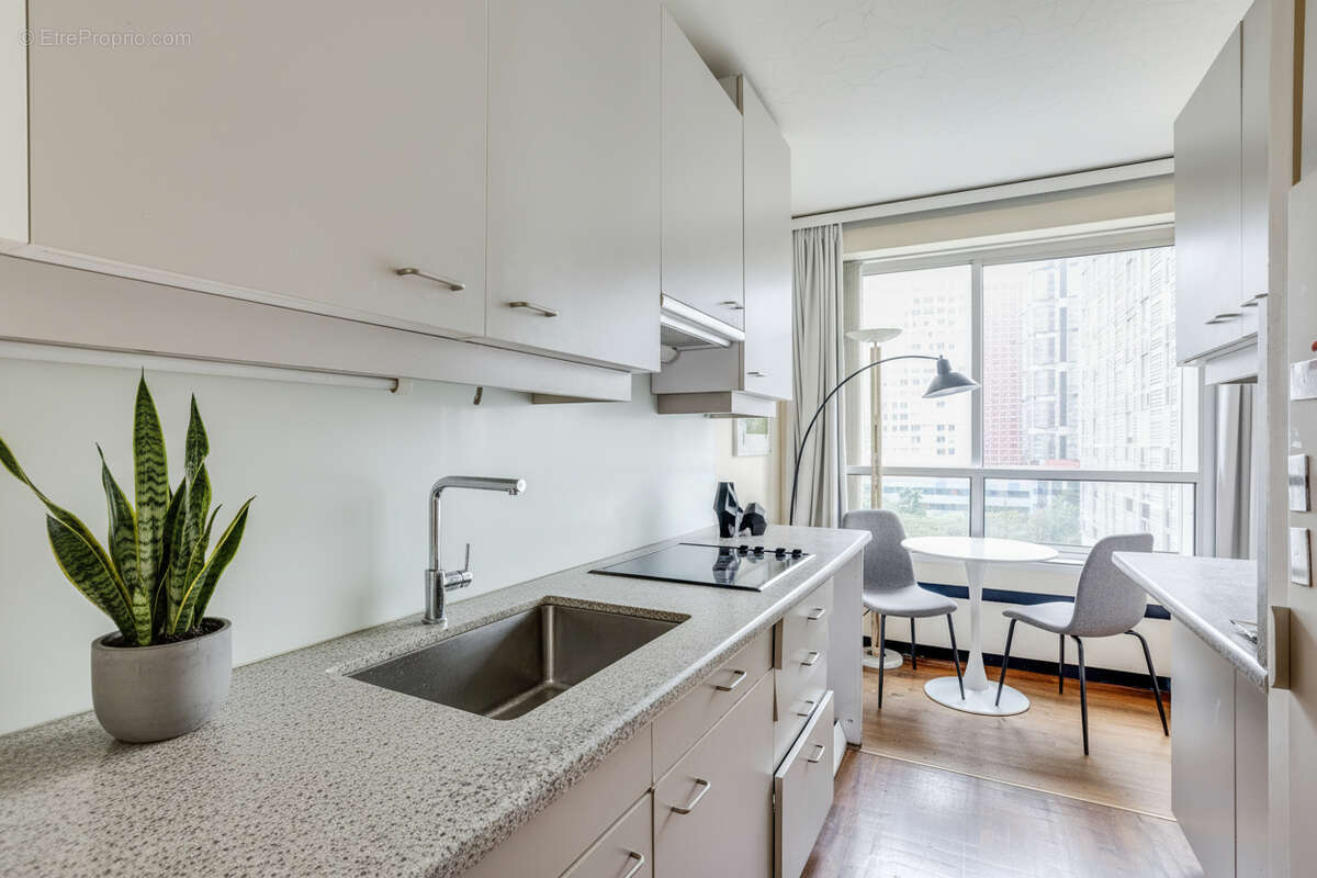 Appartement à PARIS-15E