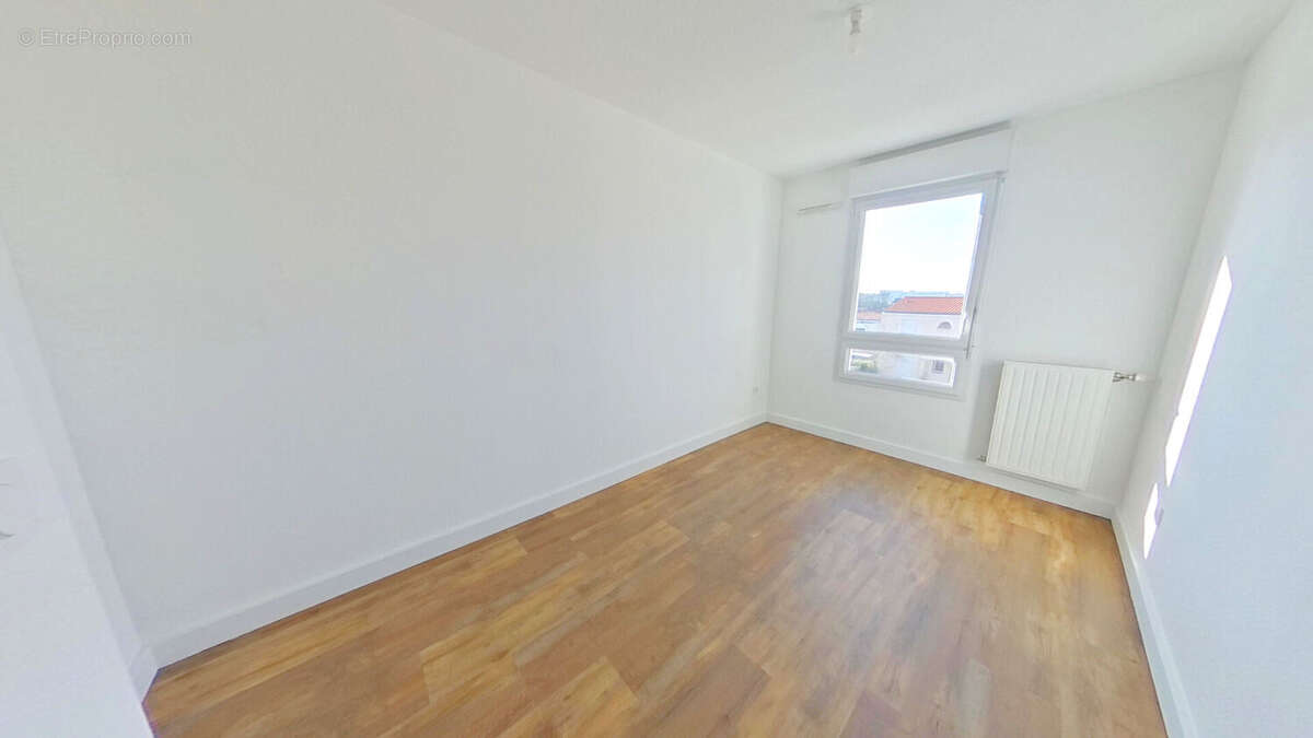 Appartement à SAINT-SEBASTIEN-SUR-LOIRE