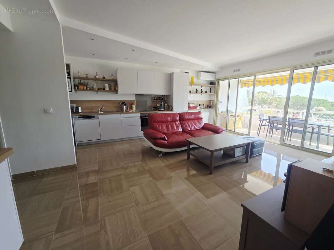 Appartement à VILLENEUVE-LOUBET