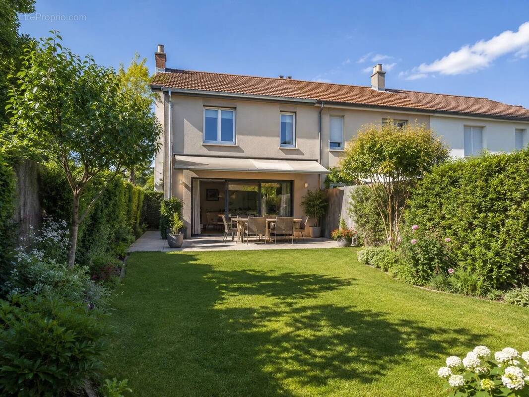 Maison à MOUGINS