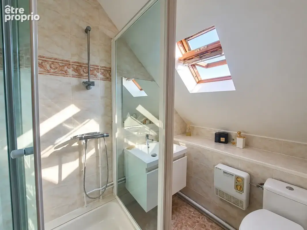 Maison familiale Chamant- double Garage- Terrain 827 m2 - photo 11