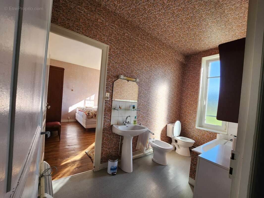 Maison à SAINT-PRIEST-TAURION