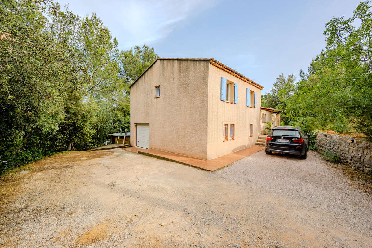 Maison à MEOUNES-LES-MONTRIEUX