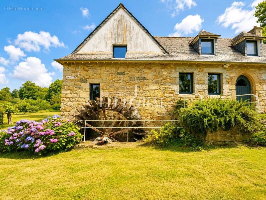 Maison à PLOUZELAMBRE