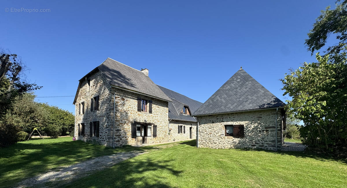 Maison à SAINT-ETIENNE-AUX-CLOS