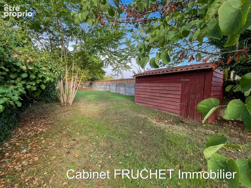 CHANTONNAY - Agréable Maison de ville avec jardin - photo 11