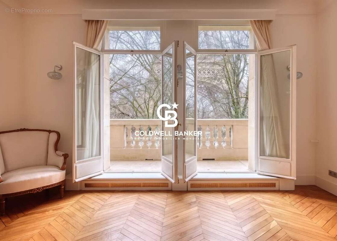 Appartement à PARIS-7E