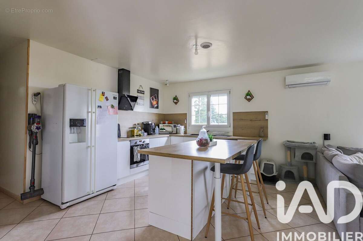 Maison 113 m² à Canappeville  - photo 7