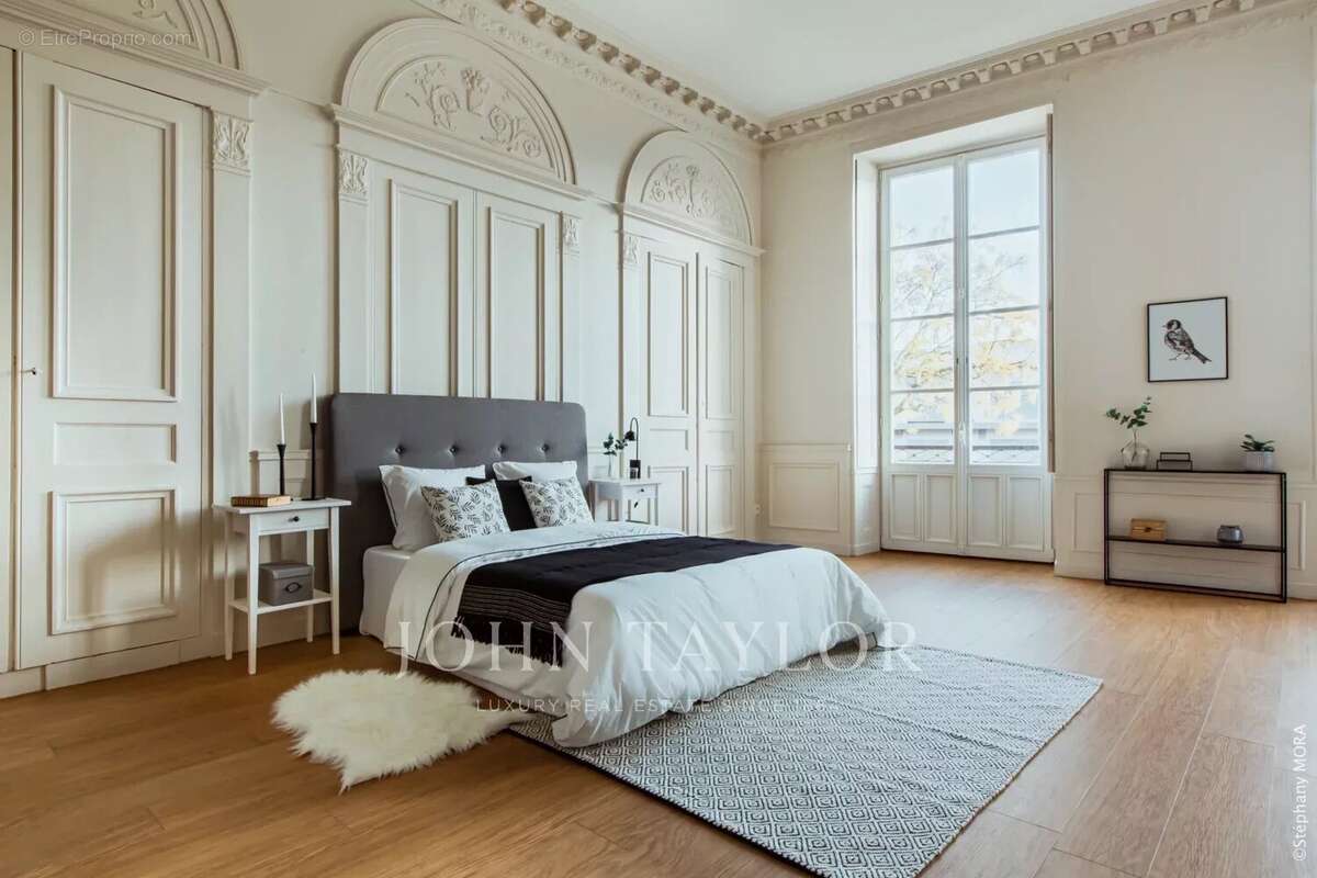 Appartement de caractère avec balcons - Chartrons - John Taylor Bordeaux - photo 4