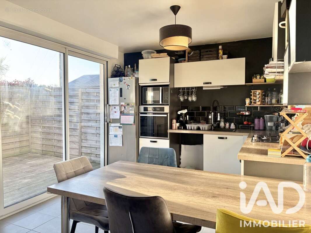 Maison 89 m² à Quevert  - photo 2