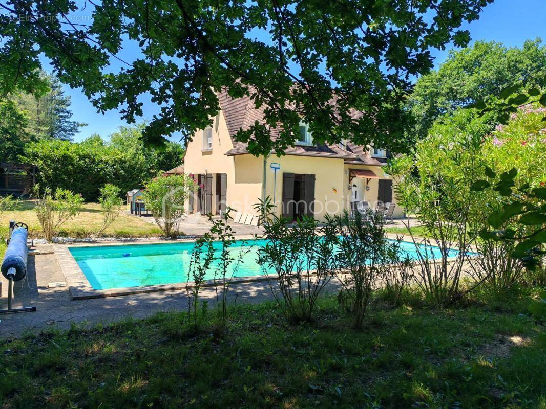 Maison à MONTPON-MENESTEROL