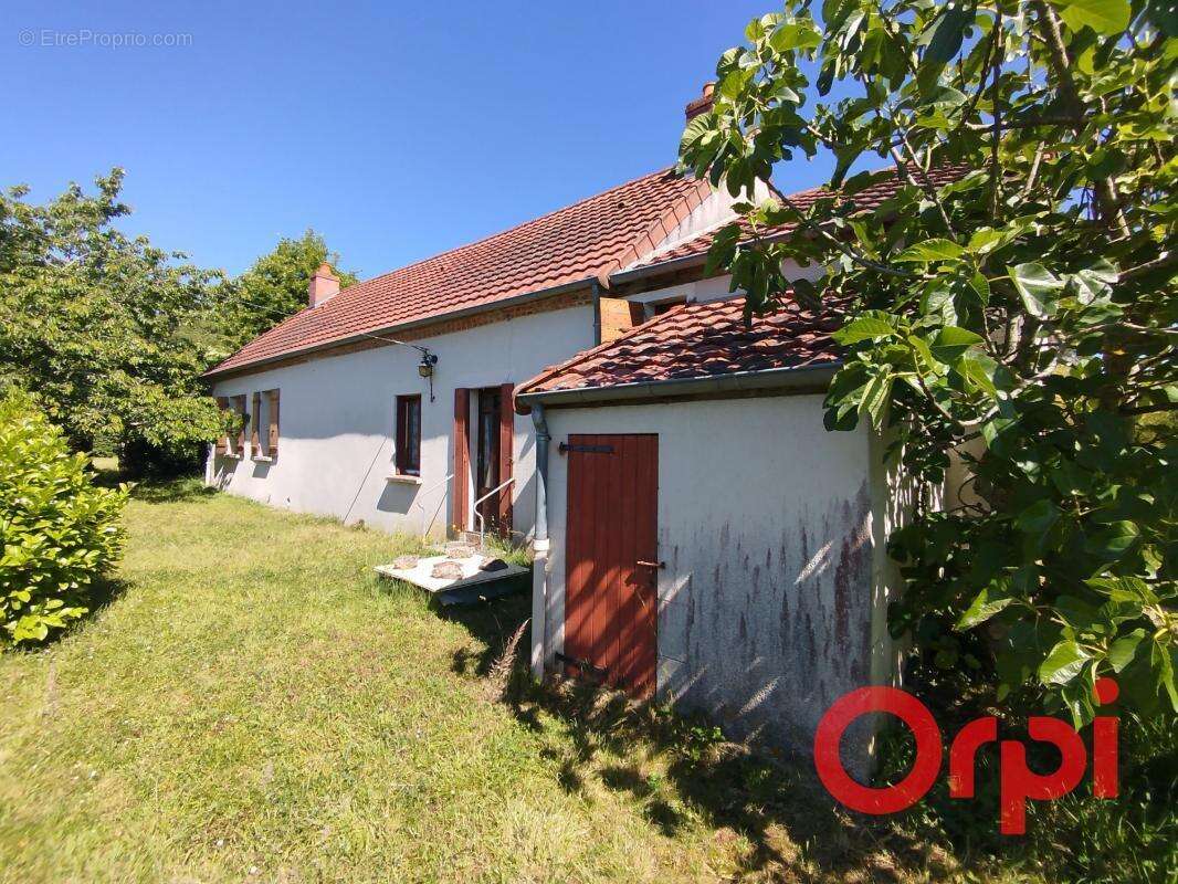 Maison Rustique en pleine nature - À Vendre à COULEUVRE-CÉRILLY - photo 12