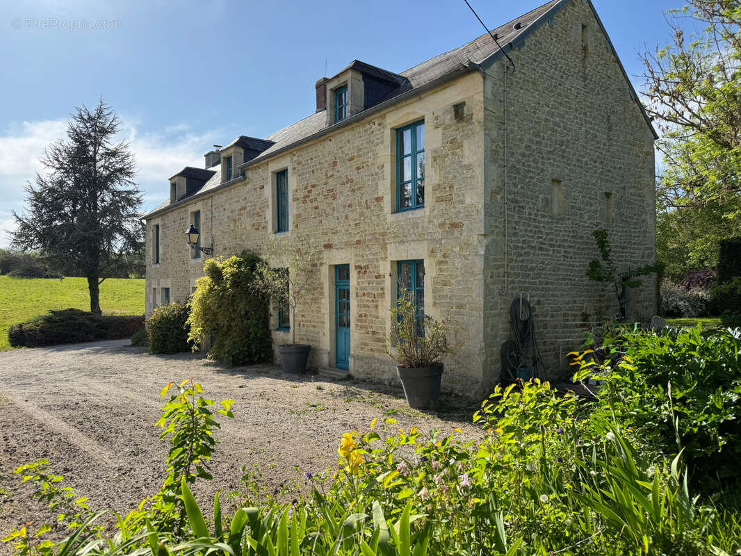 Maison à TILLY-SUR-SEULLES