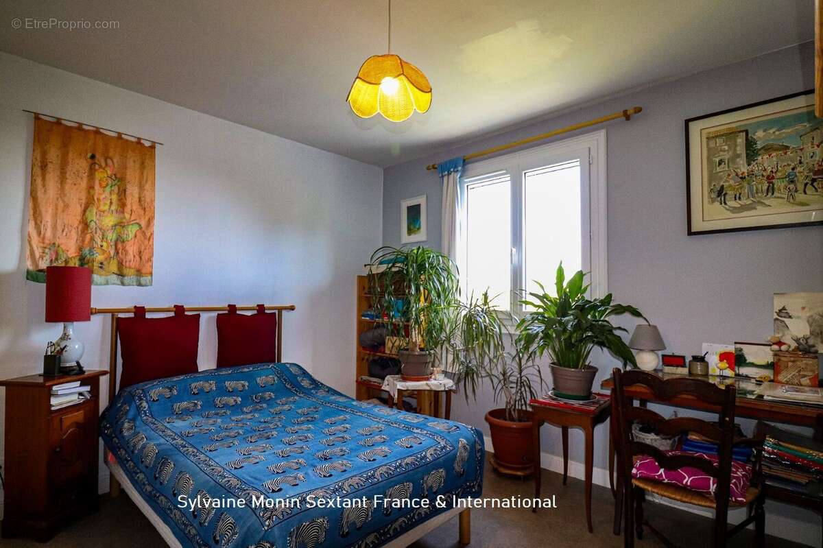 Maison à SAINT-RABIER