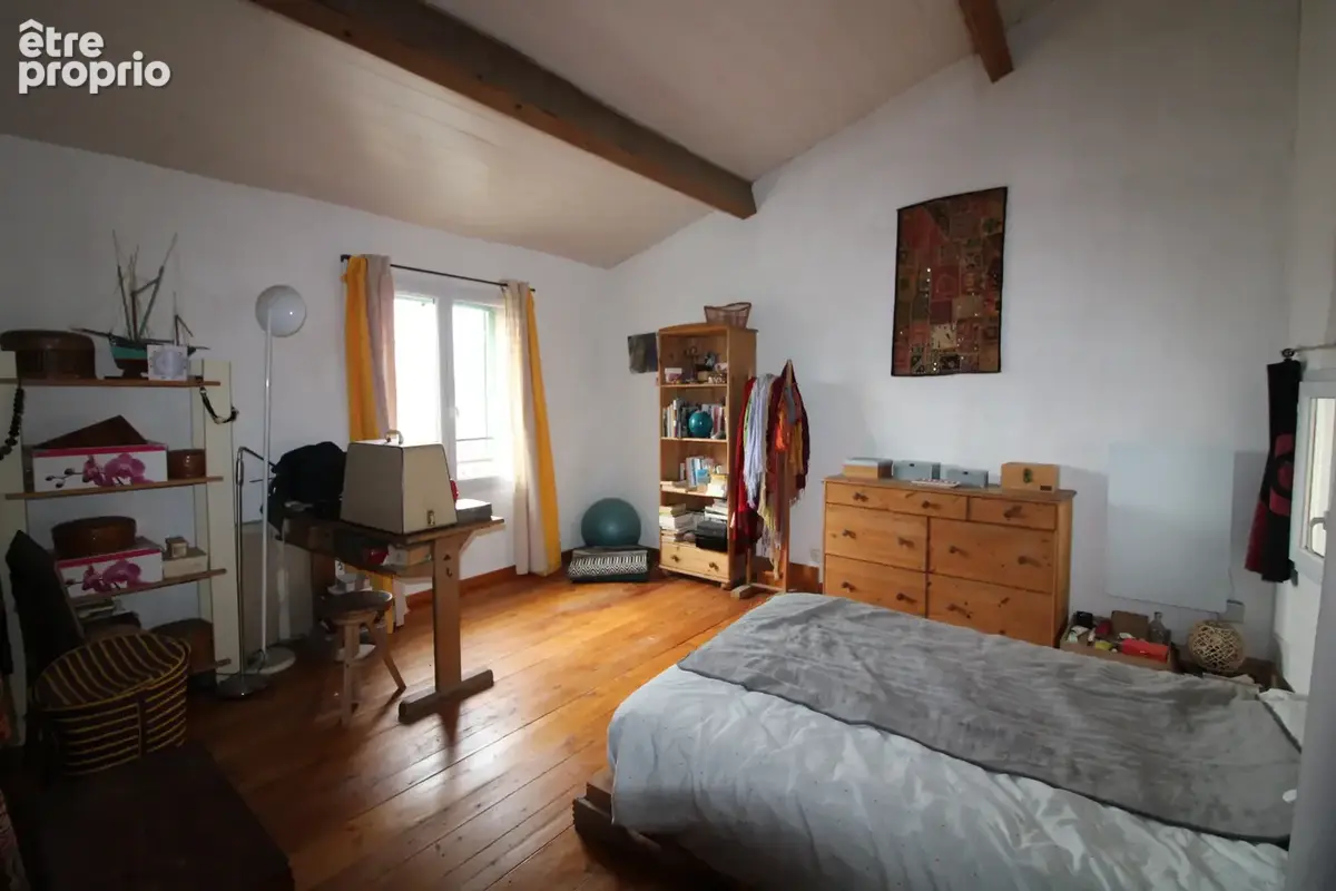 MAISON DE VILLAGE 6 CHAMBRES. 130 m2 habitable + 54 m2 de caves. - photo 4